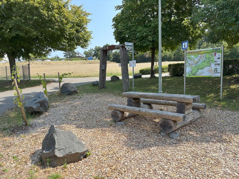 pois/e-bike-ladestation-rastplatz-am-wanderportal-in-feilbingert-b241
