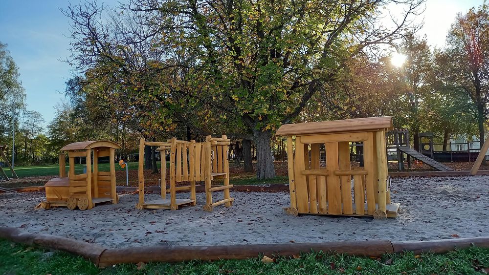 Spielplatz am Park für Jung und Alt f6dyc8