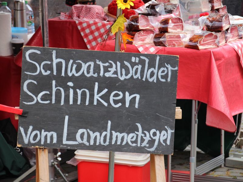 Kunsthandwerker  und Bauernmarkt mit verkaufsoffenem Sonntag dacmrg