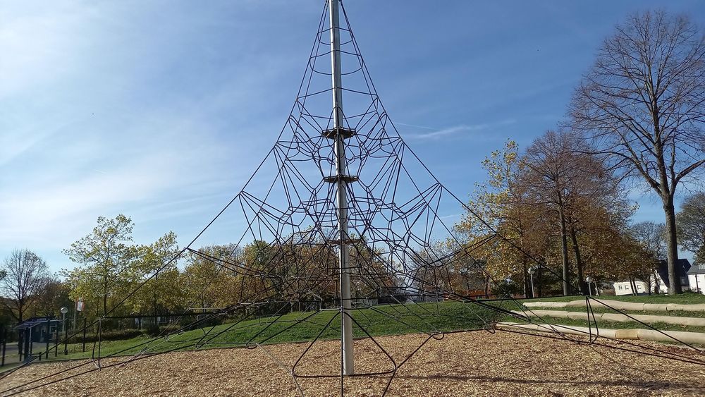 Spielplatz am Park für Jung und Alt cptg4w