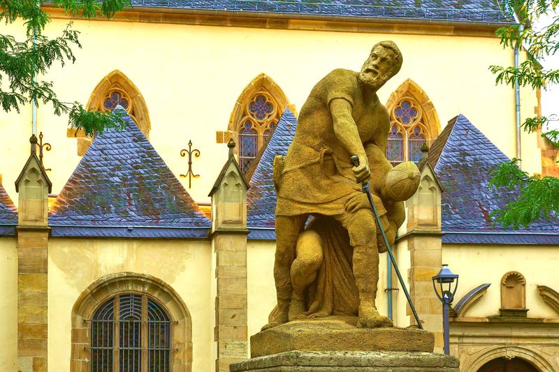 Eiermarkt und Michel Mort Denkmal cft4j4