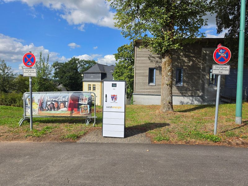 pois/charging-xstation-rwe-neuer-xmarkt-hermeskeil-a6c3