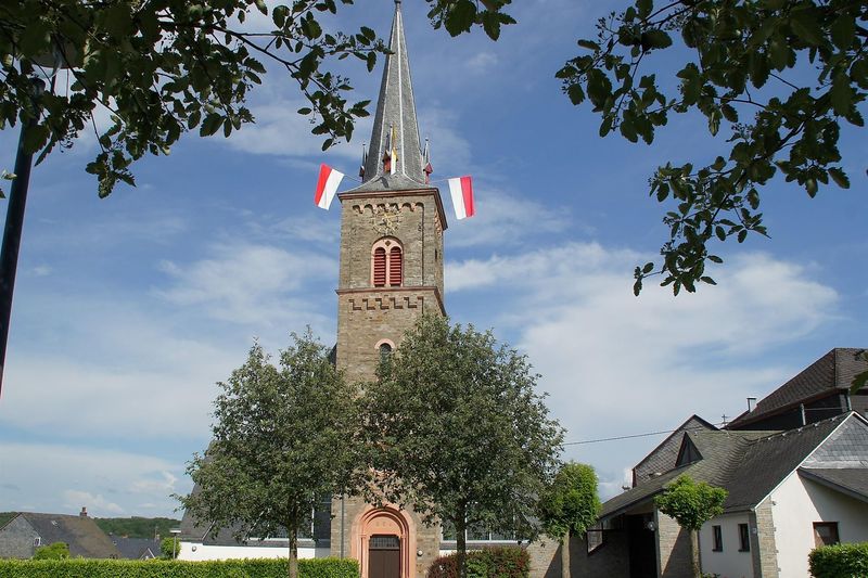 Katholische Kirche Longkamp c8gbzz