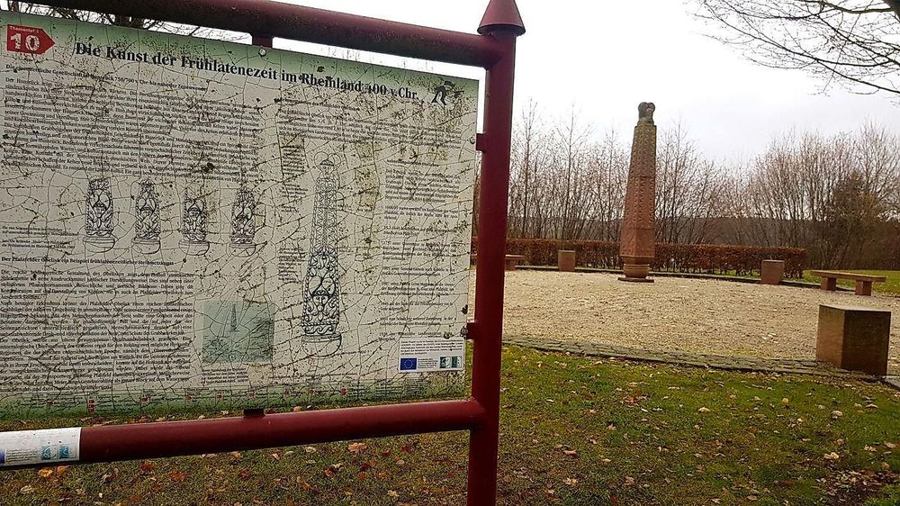 Pfalzfelder Obelisk/Flammensäule aurxir