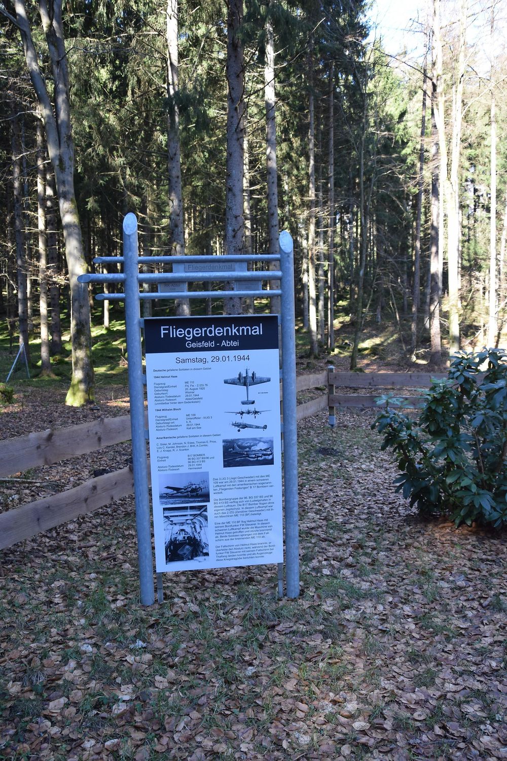 Fliegerdenkmal Geisfeld Abtei afxg7f