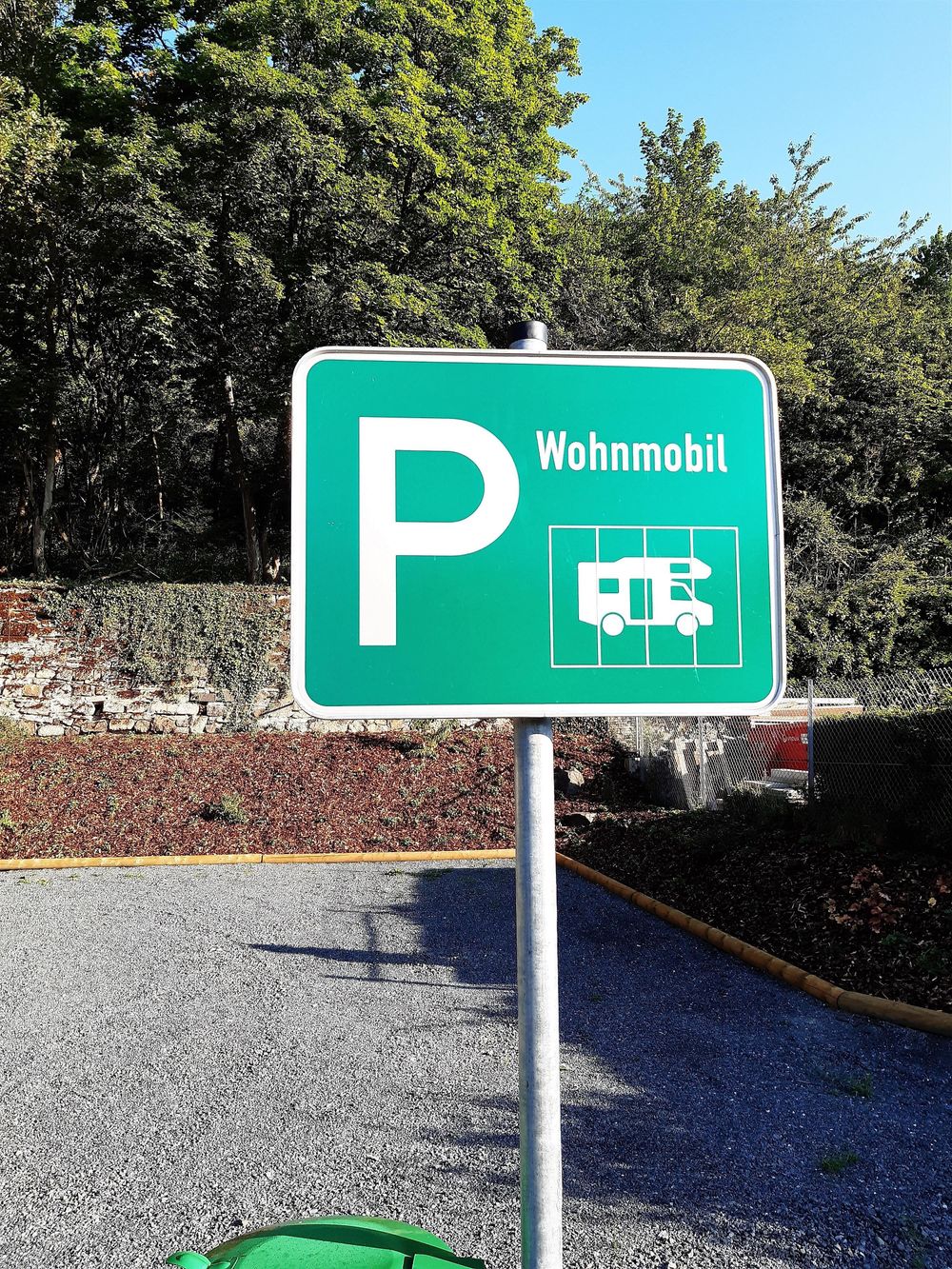 Wohnmobilstellplatz am "Schmisserhang" a5n0o2