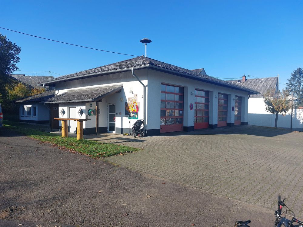 Defibrillator in Pfalzfeld a4i2p3