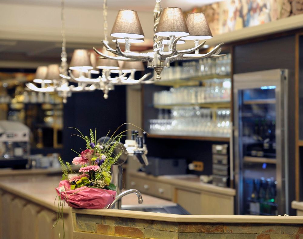 Gasthaus & Hotel "Zum Goldenen Hirschen" 28hkie
