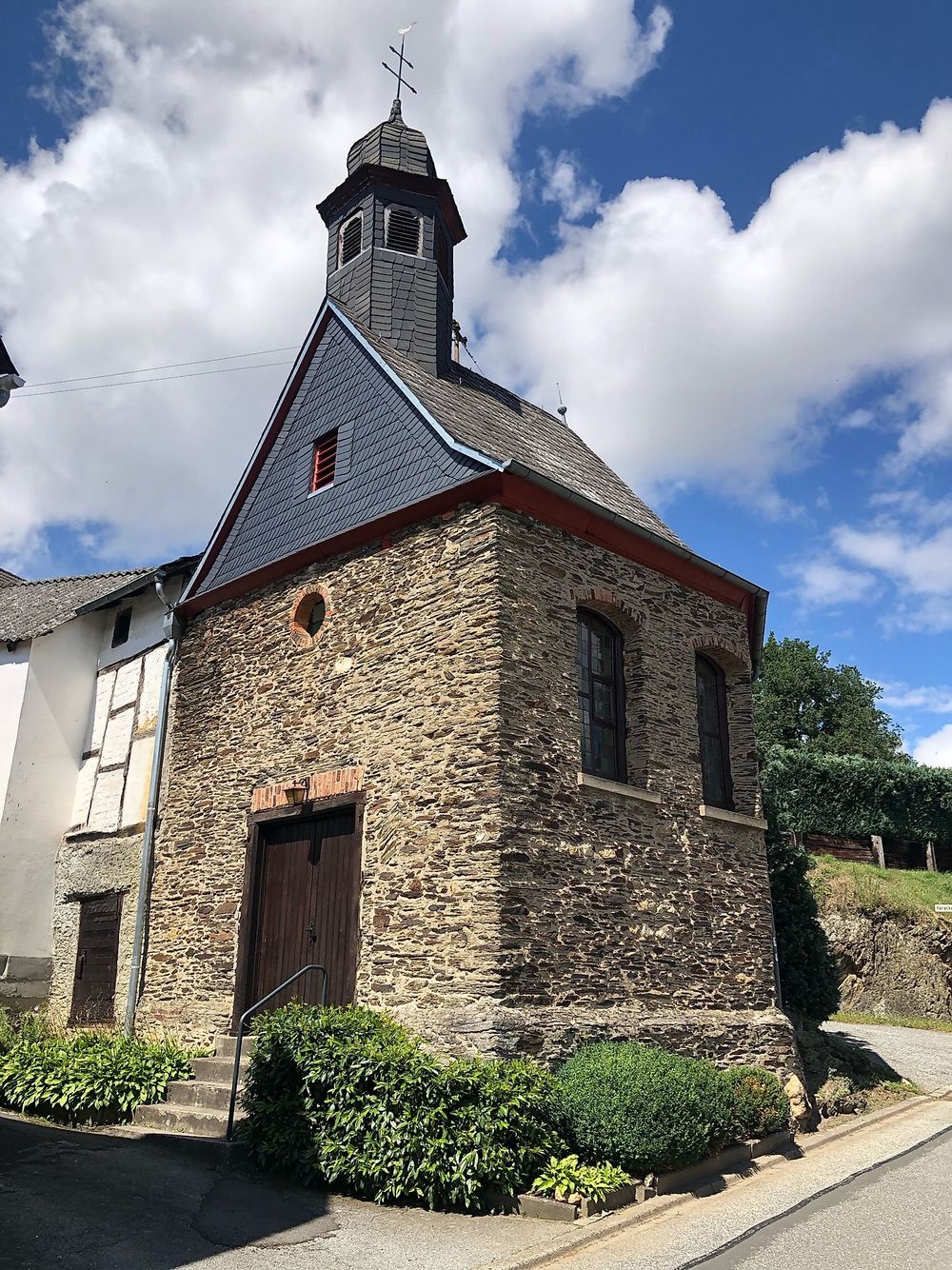 Kirchweg am Simmerbach   Rundweg 3 (Ravengiersburg   Belgweiler   Nunkirche Sargenroth   Ravengiersburg) 2a83bc
