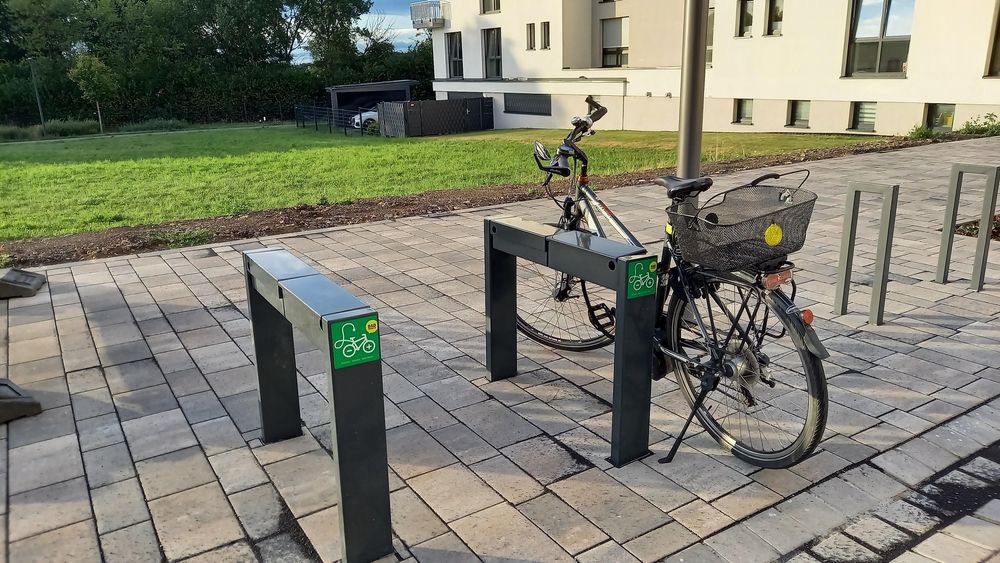 E Bike Ladestation Strasse a
