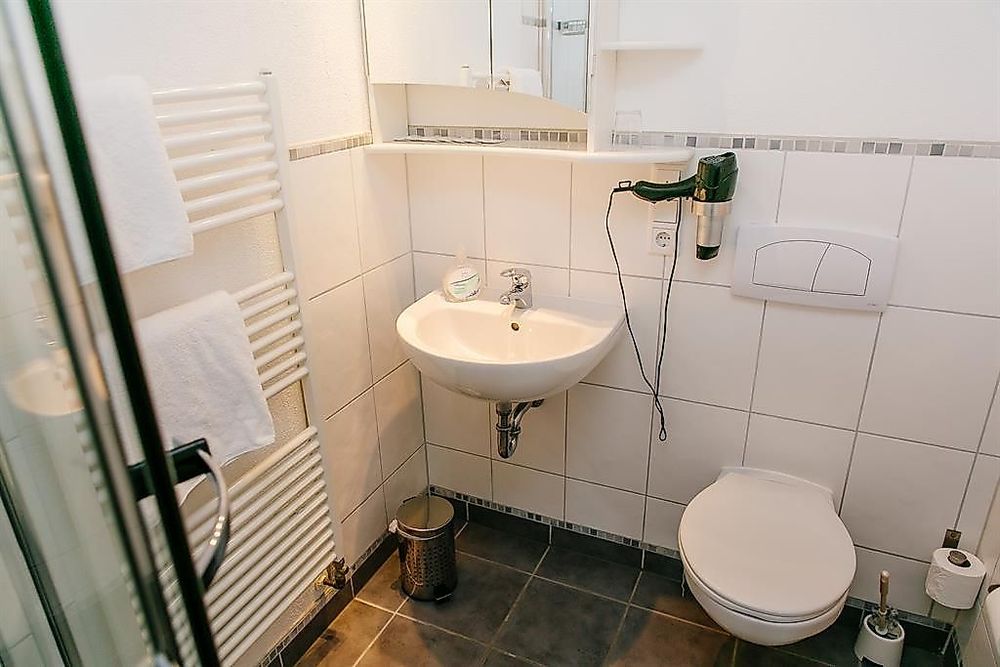 Landhotel Airport inn 2r1m46
