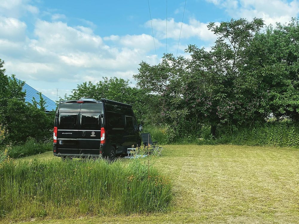 Wohnmobilstellplatz Whiskey’s Farm 2r9b5n