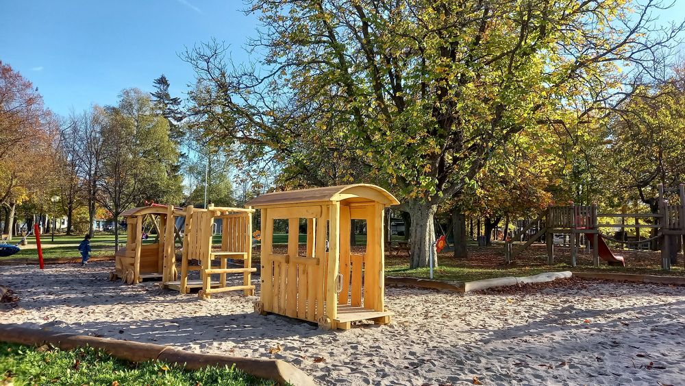 Spielplatz am Park für Jung und Alt 478s1x