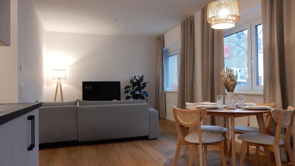 Ferienhaus│ Zentral │3 Whg │250 m² │ Parkplätze 46s1un