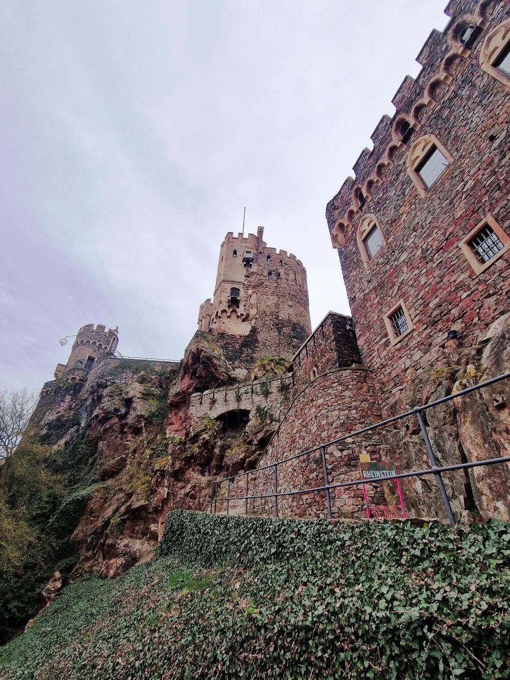 Burg Rheinstein 54vzd0