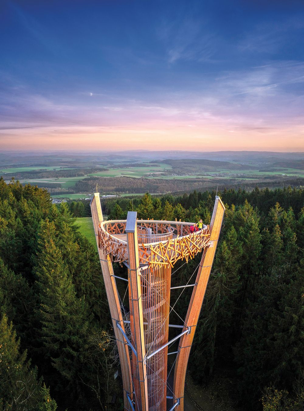 Fußweg vom Wanderparkplatz "Idarwald" zum Idarkopfturm 58y5nv