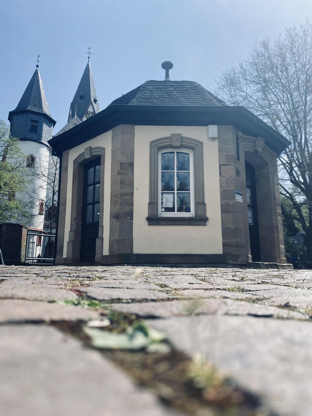 Infopoint   Pavillon auf dem Marktplatz in Kirn 59x8c1