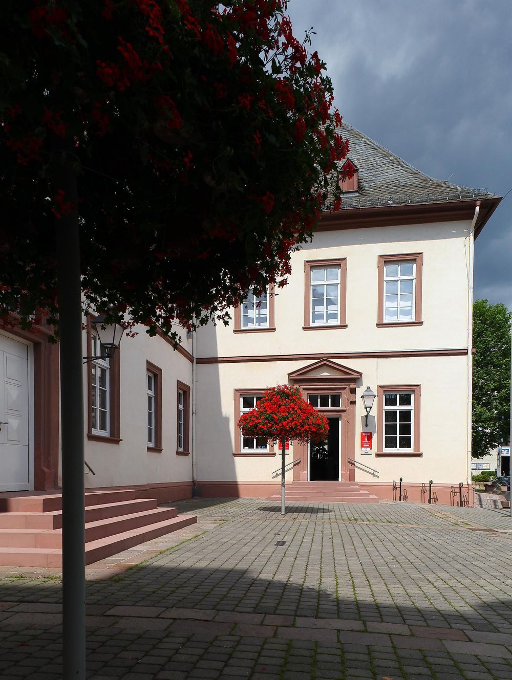 Neues Schloss in Simmern 5kgnwu
