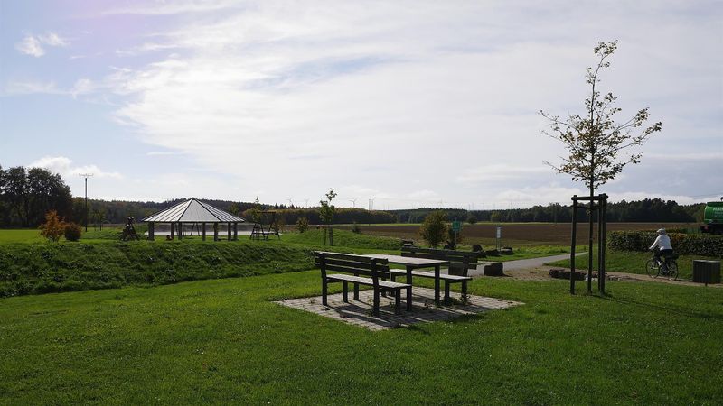 pois/picknickbank-am-xschinderhannesradweg-in-lingerhahn-e552