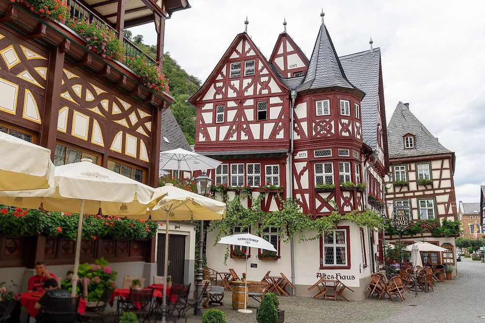 Altkölnischer Hof 76lsfd