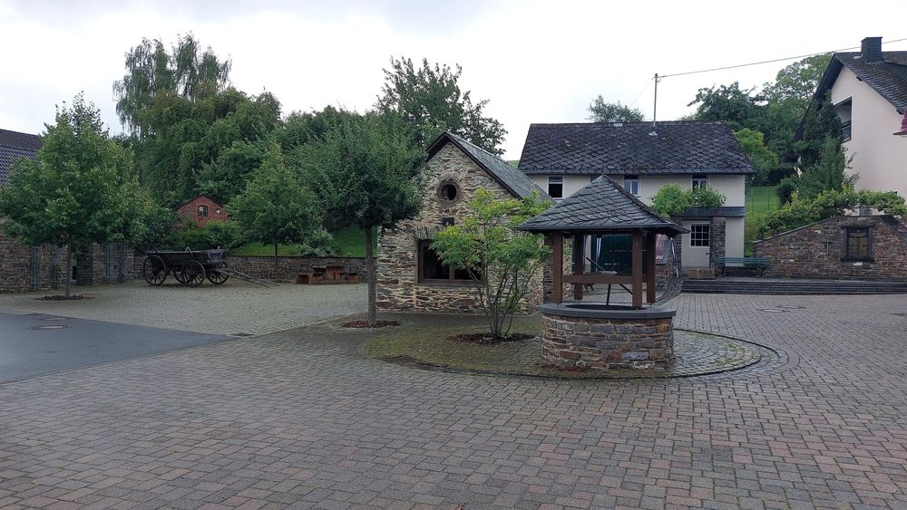 Dorfplatz in Utzenhain 6aad7u