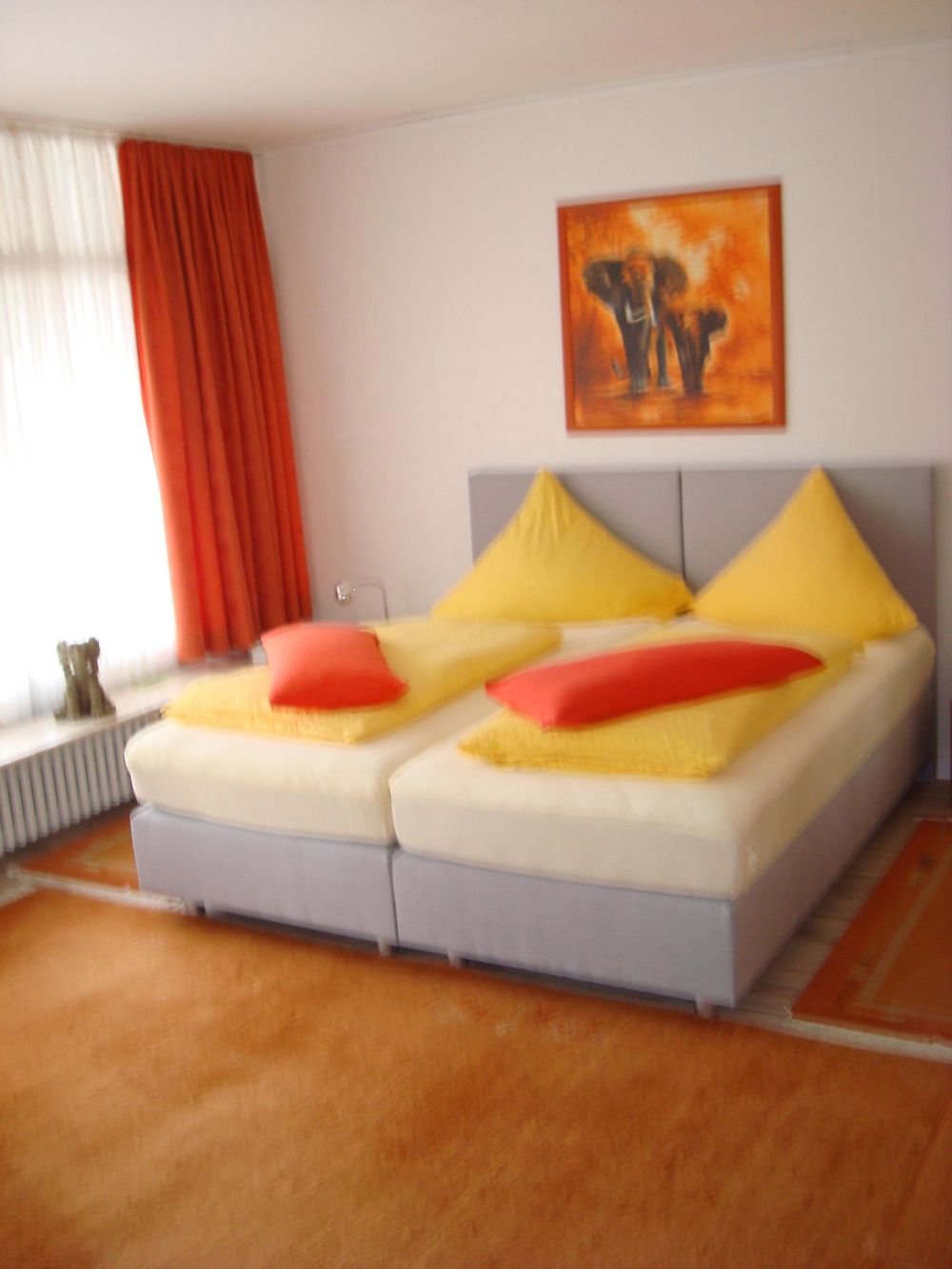 Bernstein Hotel Kohl 81y5i7