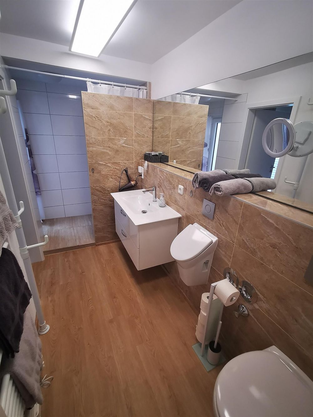 Ferienwohnung Rheinufer am Hindenburgpark 897j70