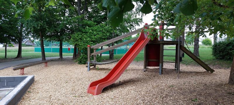 pois/spielplatz-in-halsenbach-grundschule-3b7f