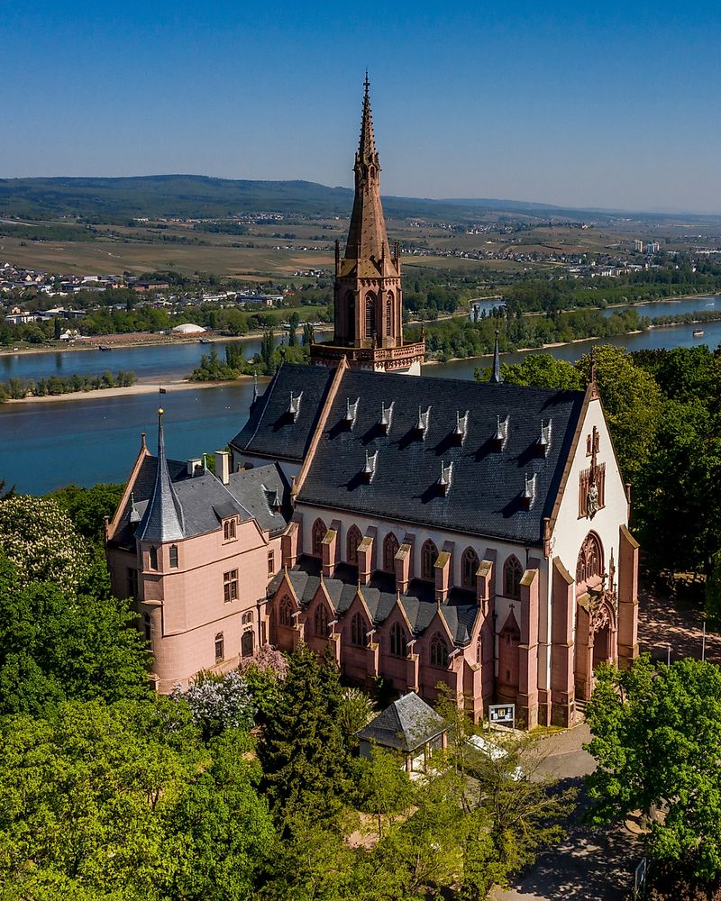 „Kultur und Wein, Steig‘ Ein!“ Unterwegs im historischen Postbus 89tgh0
