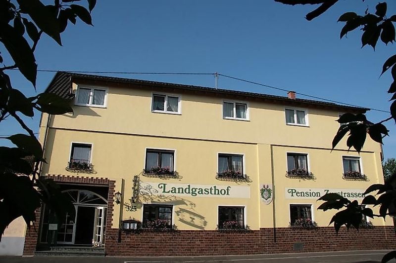 accommodations/landgasthof-zurstrassen-fb68