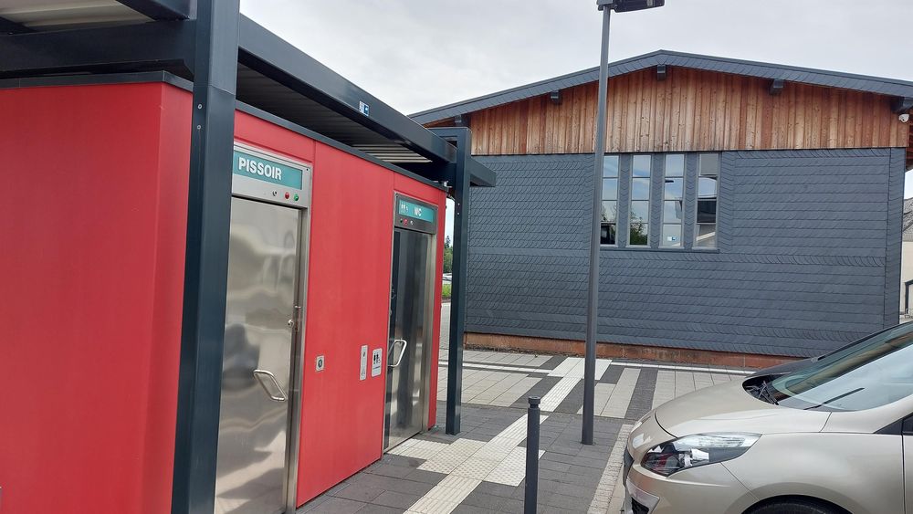 Öffentliche Toiletten am Bahnhof Emmelshausen 7erkue