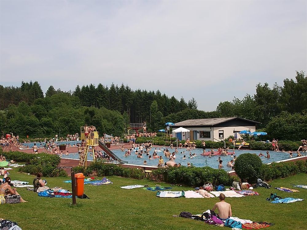 Waldfreibad Idarwald 8cx7qj