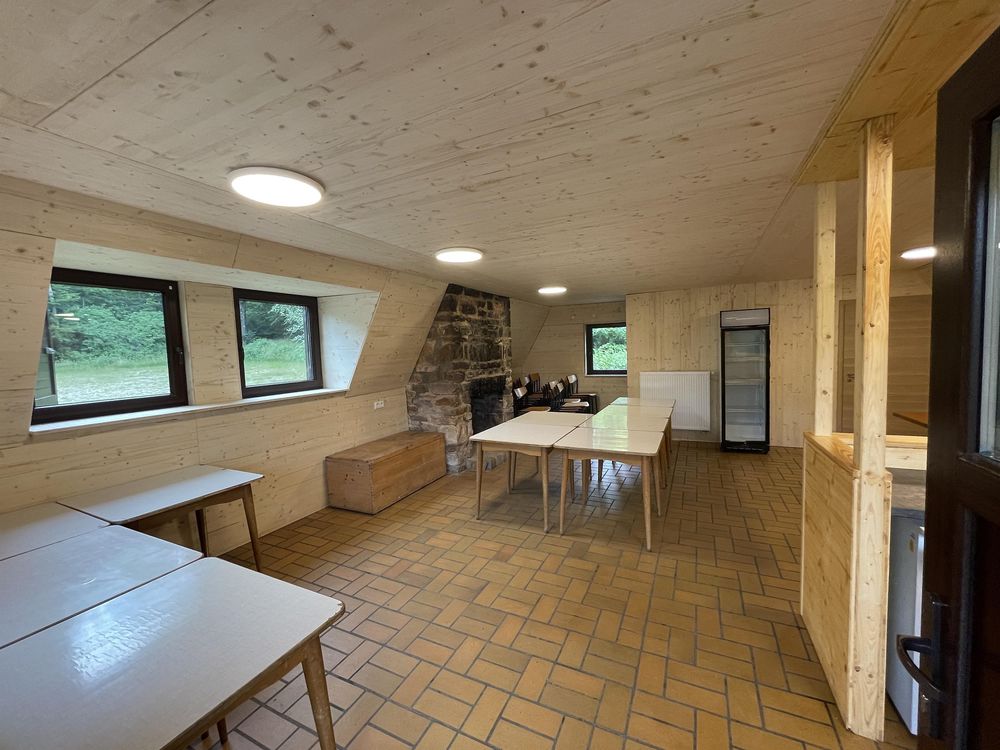 Pfadfinderhütte 8j2qy5