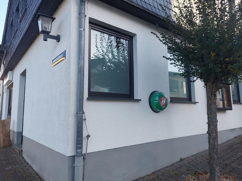 Defibrillator in Thörlingen 8o70zs