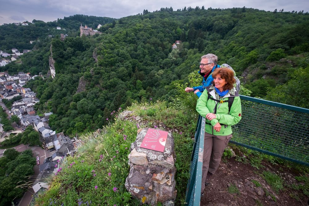 Traumschleife "Nahe Felsen Weg" 8vtecg