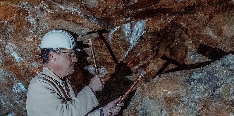 Ganz heißes Eisen im Kupferbergwerk 8yvr2t
