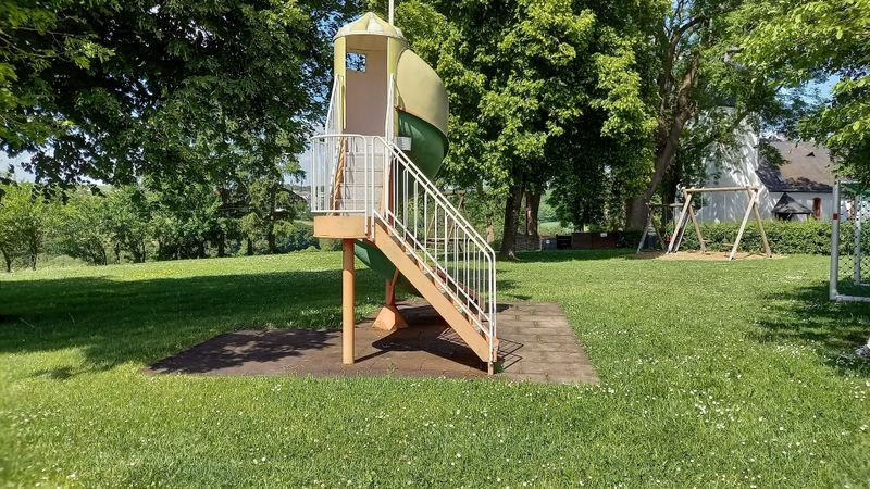 pois/spielplatz-in-pfalzfeld-710e