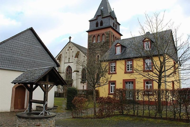 pois/pfarrkirche-xst-xcornelius-und-xcyprianus-in-xtellig-40dc