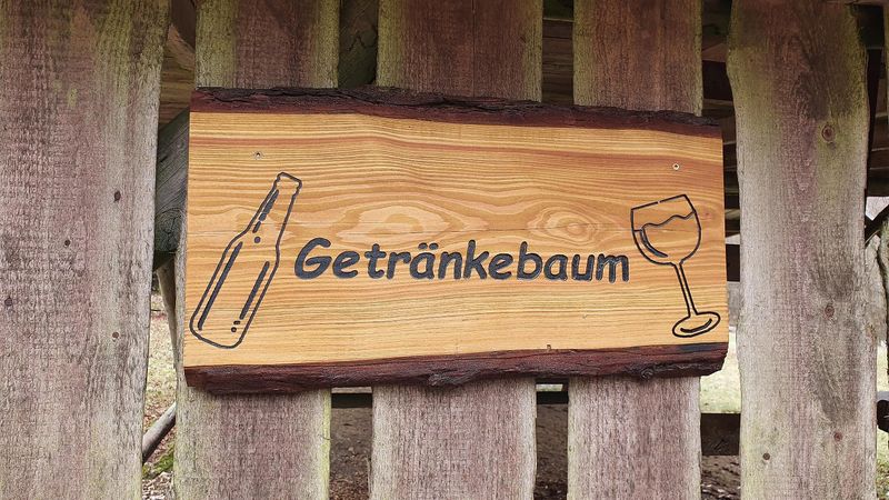 Getränkebaum am Pfalzfelder Marktplatz 9zjz2l